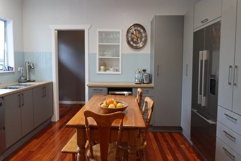 Photo of property in 462 Featherston Street, Palmerston North, 4414