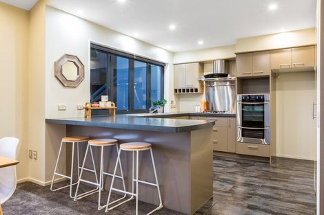 Photo of property in 6 Seascape View, Paremata, Porirua, 5024