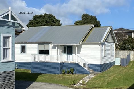 Photo of property in 14 Calvert Road, Moturoa, New Plymouth, 4310