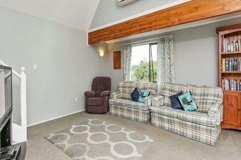 Photo of property in 16 Sylvan Crescent, Te Atatu South, Auckland, 0610