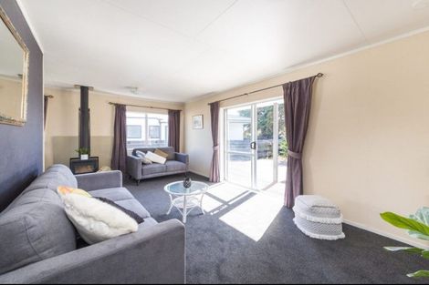 Photo of property in 19b Hilton Grove, Kelvin Grove, Palmerston North, 4414