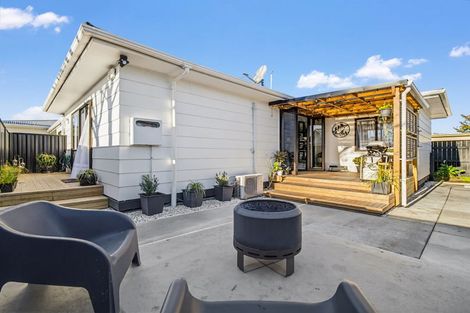 Photo of property in 2/604 Alexandra Street, Parkvale, Hastings, 4122
