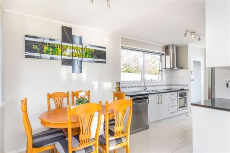 Photo of property in 17 Fairdale Place, Birkdale, Auckland, 0626
