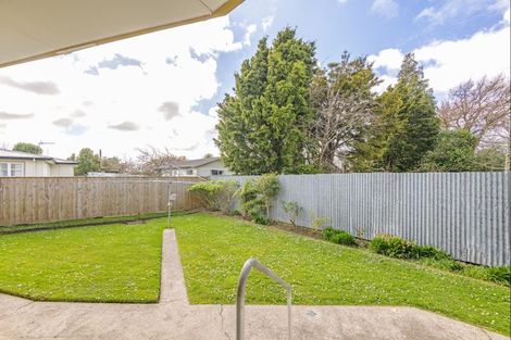 Photo of property in 8 Lowestoft Place, West End, Palmerston North, 4412