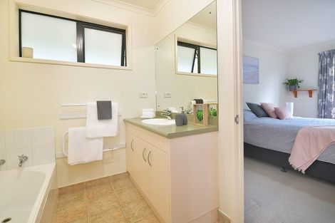 Photo of property in 30 Cabeleigh Drive, Helensville, 0800