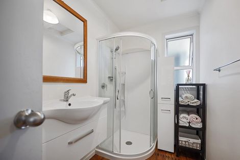 Photo of property in 15 Moffat Road, Red Beach, 0932