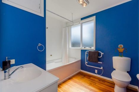 Photo of property in 21 Te Kupe Road, Paraparaumu Beach, Paraparaumu, 5032