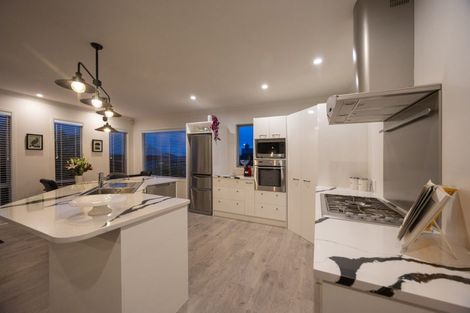 Photo of property in 100 Ruapehu Drive, Fitzherbert, Palmerston North, 4410