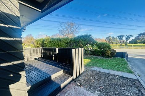 Photo of property in 316 Memorial Avenue, Burnside, Christchurch, 8053