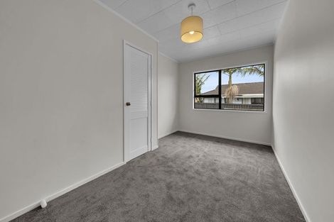 Photo of property in 9 Southview Place, Wattle Downs, Auckland, 2102