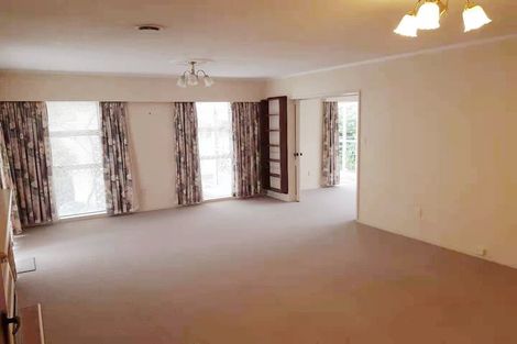 Photo of property in 100 Churton Drive, Churton Park, Wellington, 6037