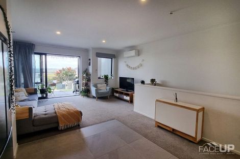 Photo of property in 32/1 Scott Road, Hobsonville, Auckland, 0616