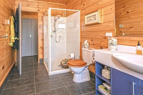 Photo of property in 112 Oratia Place, Onemana, Whangamata, 3691