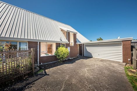 Photo of property in 3/76 Staveley Street, Avonhead, Christchurch, 8042