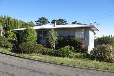 Photo of property in 14 Omega Street, Newlands, Wellington, 6037