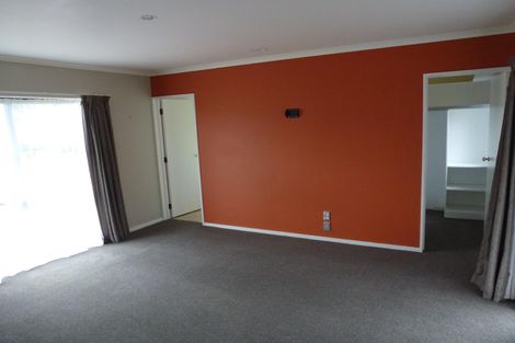 Photo of property in 23 Greenwood Place, Fitzherbert, Palmerston North, 4410