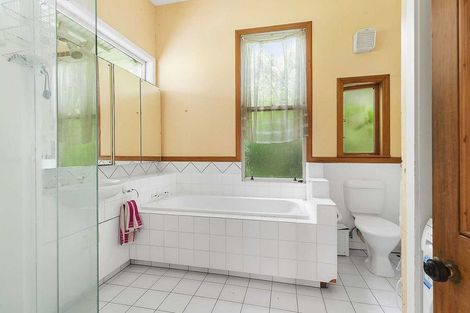 Photo of property in 39 Garden Road, Northland, Wellington, 6012