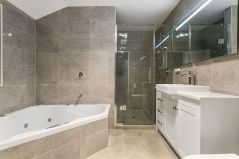 Photo of property in 64 English Oak Drive, Schnapper Rock, Auckland, 0632