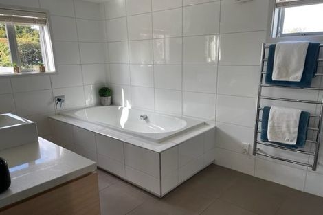 Photo of property in 16 Bryndwr Road, Fendalton, Christchurch, 8052
