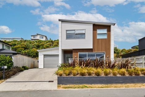 Photo of property in 4b Kaiaho Close, Aotea, Porirua, 5024