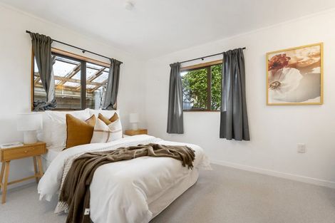 Photo of property in 1/233 Eskdale Road, Birkenhead, Auckland, 0626