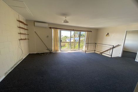 Photo of property in 20a Bloomsbury Grove, Newlands, Wellington, 6037