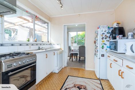 Photo of property in 8 Hewlett Road, Massey, Auckland, 0614