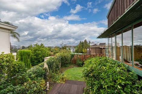 Photo of property in 134 Lake Crescent, Hamilton Lake, Hamilton, 3204