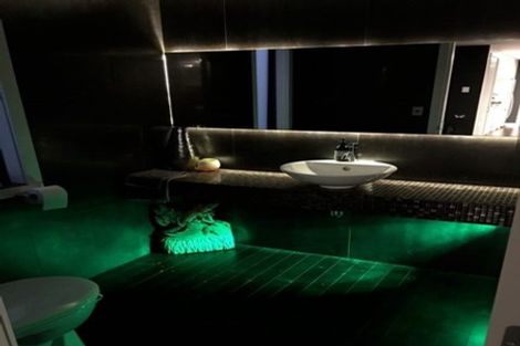 Photo of property in 100 Lake Road, Northcote, Auckland, 0627