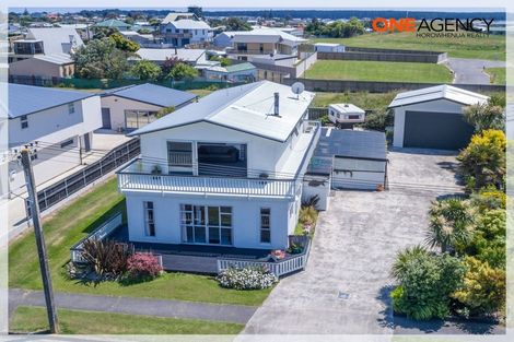 Photo of property in 67 Hartley Street, Foxton Beach, Foxton, 4815