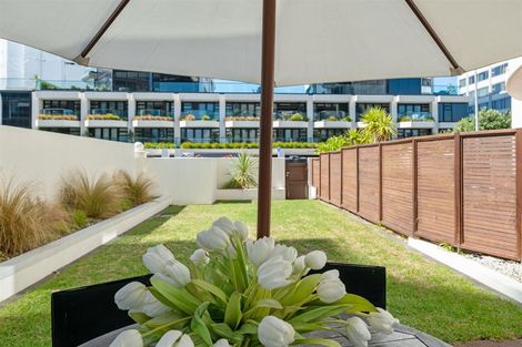 Photo of property in 2/12 Maunganui Road, Mount Maunganui, 3116