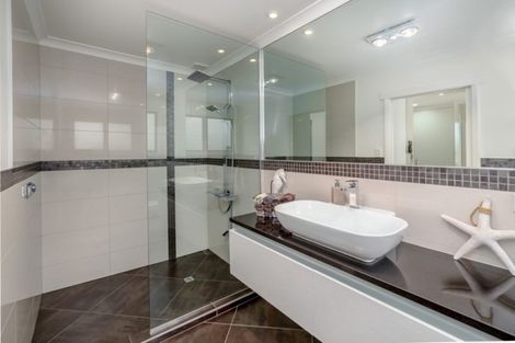 Photo of property in 81 Reading Street, Greytown, 5712