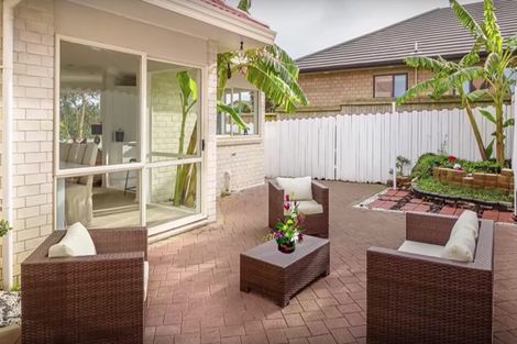 Photo of property in 81b Mirrabooka Avenue, Botany Downs, Auckland, 2010