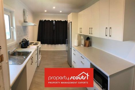 Photo of property in 70 Flanshaw Road, Te Atatu South, Auckland, 0610