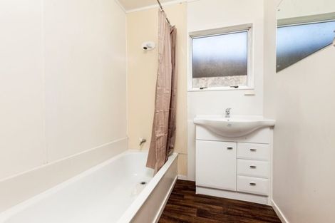 Photo of property in 3/18a Sarona Avenue, Glen Eden, Auckland, 0602