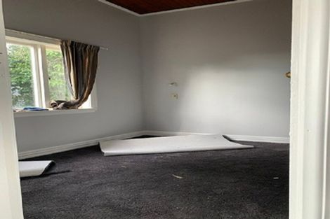 Photo of property in 32 Ngahina Street, Marton, 4710