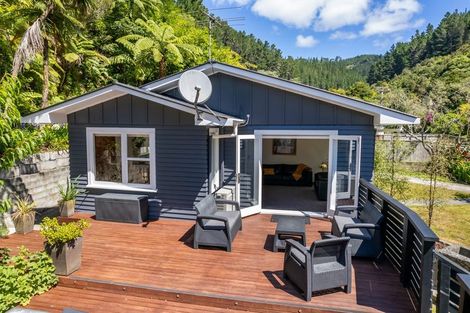 Photo of property in 139 Pinehaven Road, Pinehaven, Upper Hutt, 5019