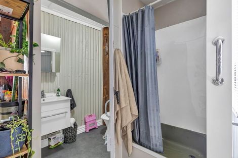 Photo of property in 225 Bridge Street, Eltham, 4322