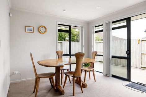 Photo of property in 5 Holcroft Place, Huntington, Hamilton, 3210