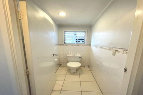 Photo of property in 32 Preston Avenue, Henderson, Auckland, 0610