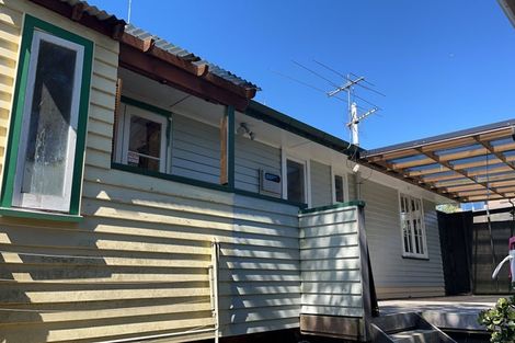 Photo of property in 30 Gilliam Street, New Lynn, Auckland, 0600