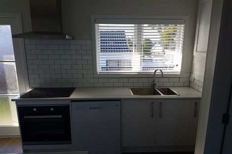 Photo of property in 4/27 Nikau Street, New Lynn, Auckland, 0600