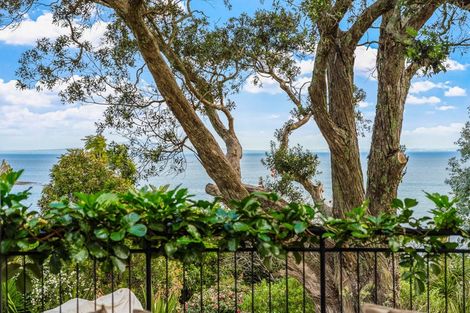 Photo of property in 10 Zita Avenue, Matakatia, Whangaparaoa, 0930