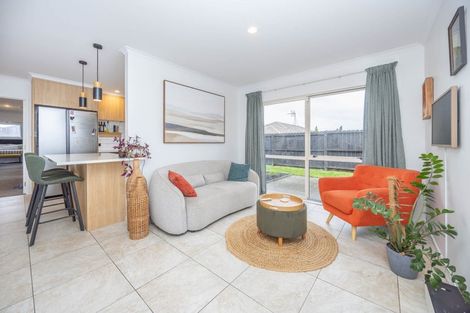 Photo of property in 12 Flora Way, Rototuna, Hamilton, 3210