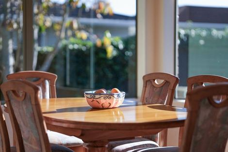 Photo of property in 8 Rewarewa Crescent, Waikanae, 5036