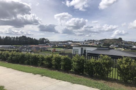 Photo of property in 2 Rongoa Maori Way, Pukekohe, 2120