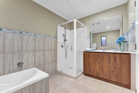 Photo of property in 9 Makora Road, Massey, Auckland, 0614