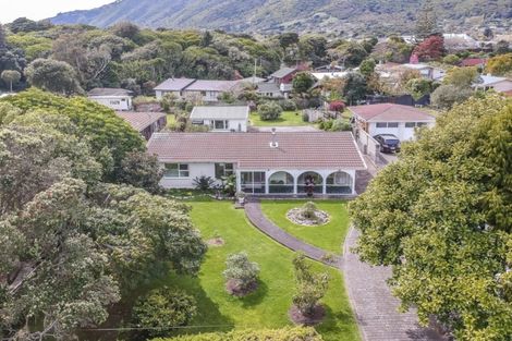 Photo of property in 15 Koromiko Road, Waikanae, 5036