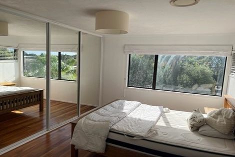 Photo of property in 1/28 Sandown Road, Rothesay Bay, Auckland, 0630