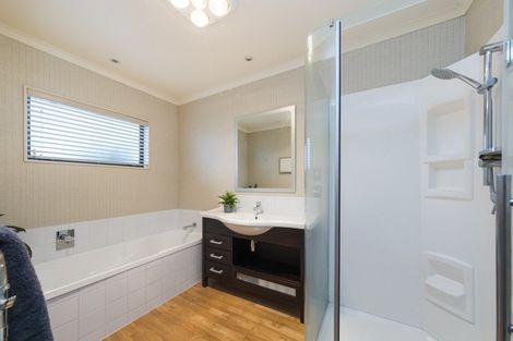 Photo of property in 6 Brooklyn Heights Drive, Kelvin Grove, Palmerston North, 4414